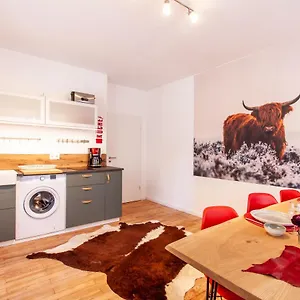 Modern & Spacious For Up To 8 Persons Würzburg