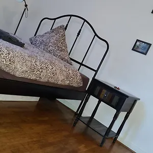 Gemuetliches In Einer Altbauwohnung In Der Stadt Würzburg
