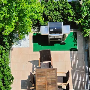 Eleonoras In Stadt Mit Terrasse Im Erdgeschoss Inklusive Eigenen Parkplaetzen Vor Der Tuer Würzburg